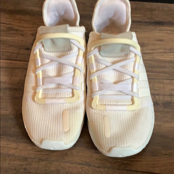 Adidas white kids sneakers size 2 - Picture 3 of 3